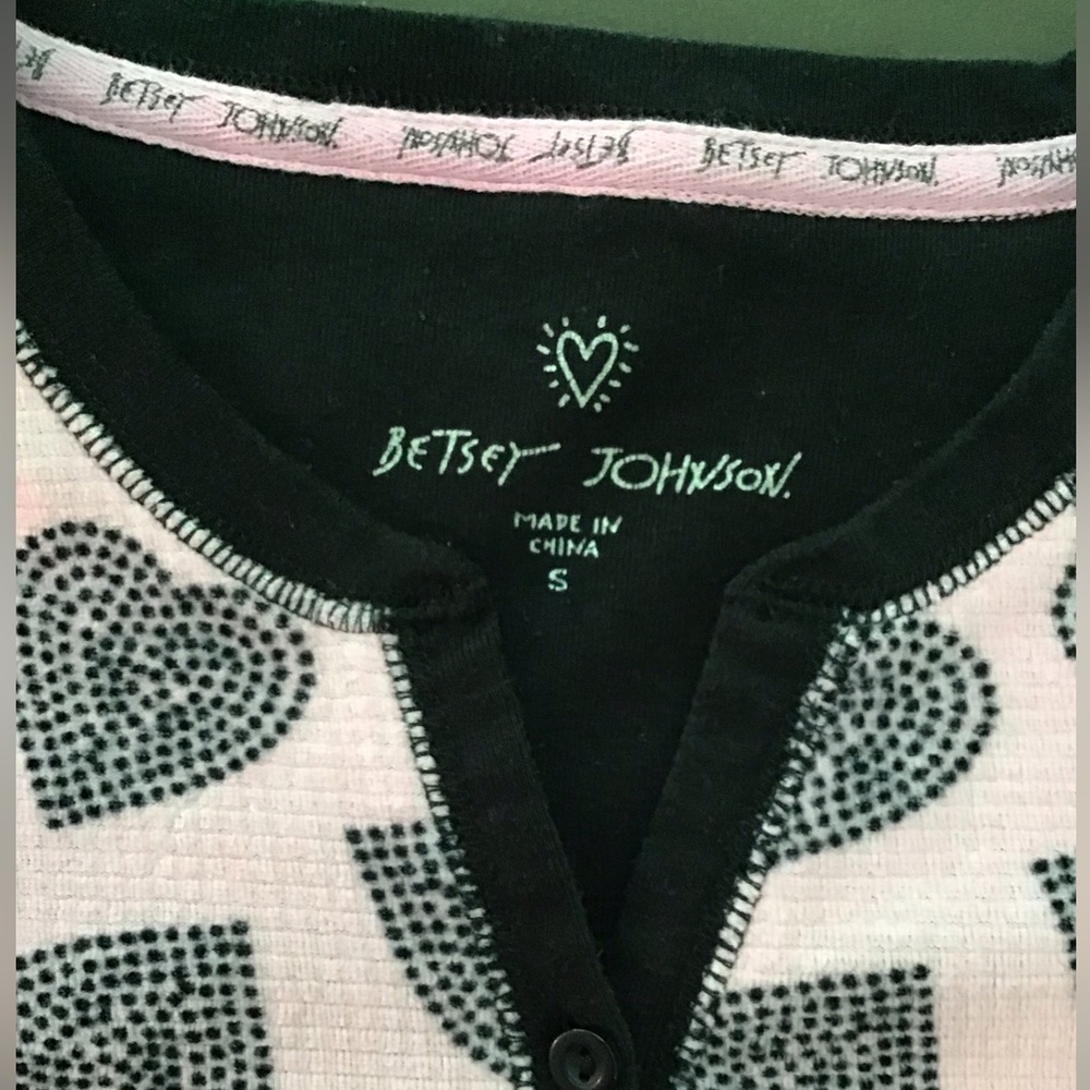 Betsey Johnson pajama set size small pink w black hearts great condition - Picture 4 of 11